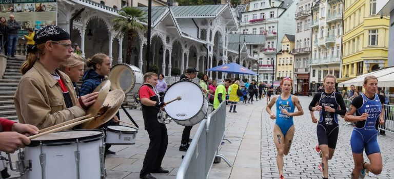 Karlovy Vary nabízí nejen lázeňskou péči, budou hostit i nejprestižnější triatlonové závody